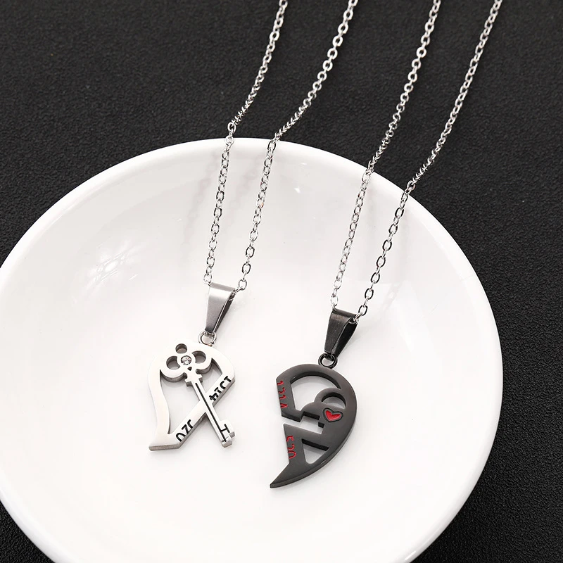 2 Pcs Heart Pendants Necklaces